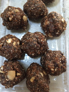 Chocolate almond power balls
